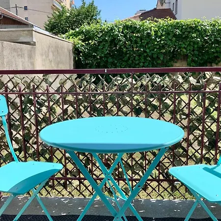 #al Le Bleuet T2 With Terrace Apartment